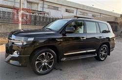 تۆیۆتا لاند کروزەر